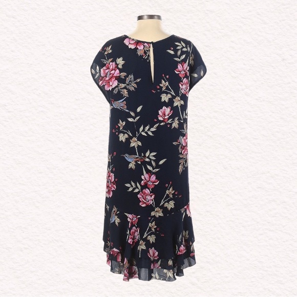 Joie Silk Floral Midi dress in M-L. Appropriate for every occasion. - Picture 2 of 6